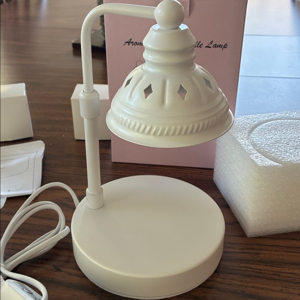 02:09  White Aromatherapy Candle Lamp
